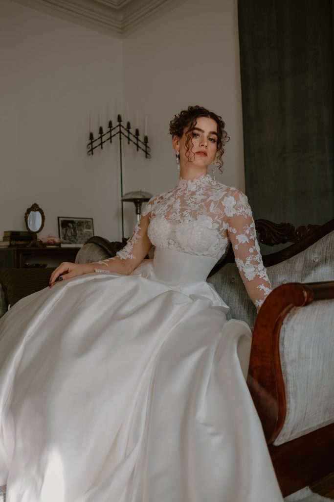 vintage inspired bridal suite rental